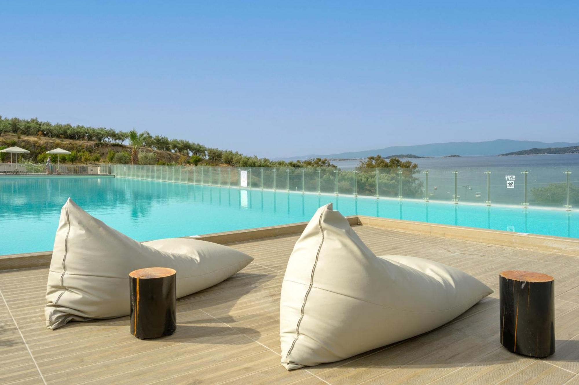 Akrathos Beach Hotel Ouranoupoli Exterior photo