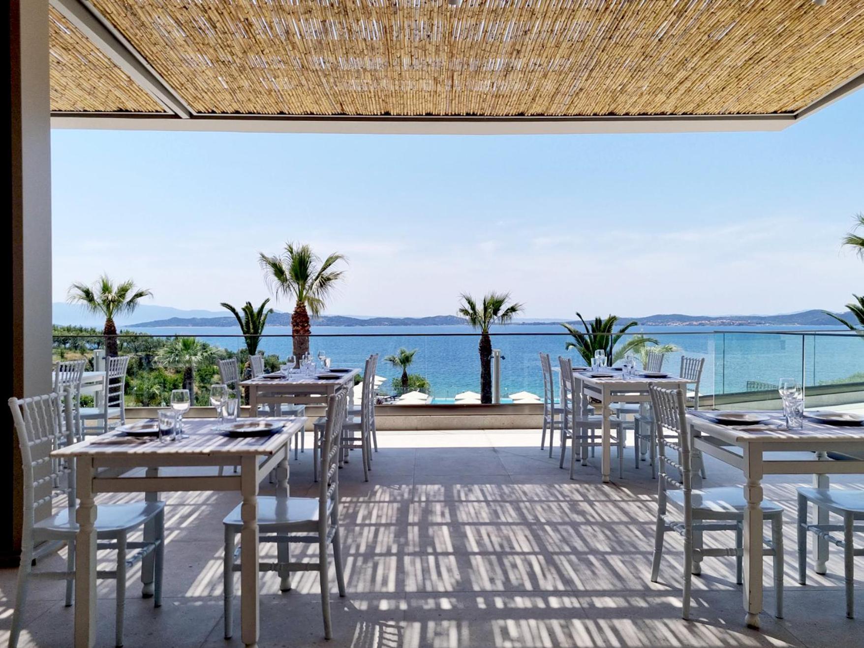Akrathos Beach Hotel Ouranoupoli Exterior photo