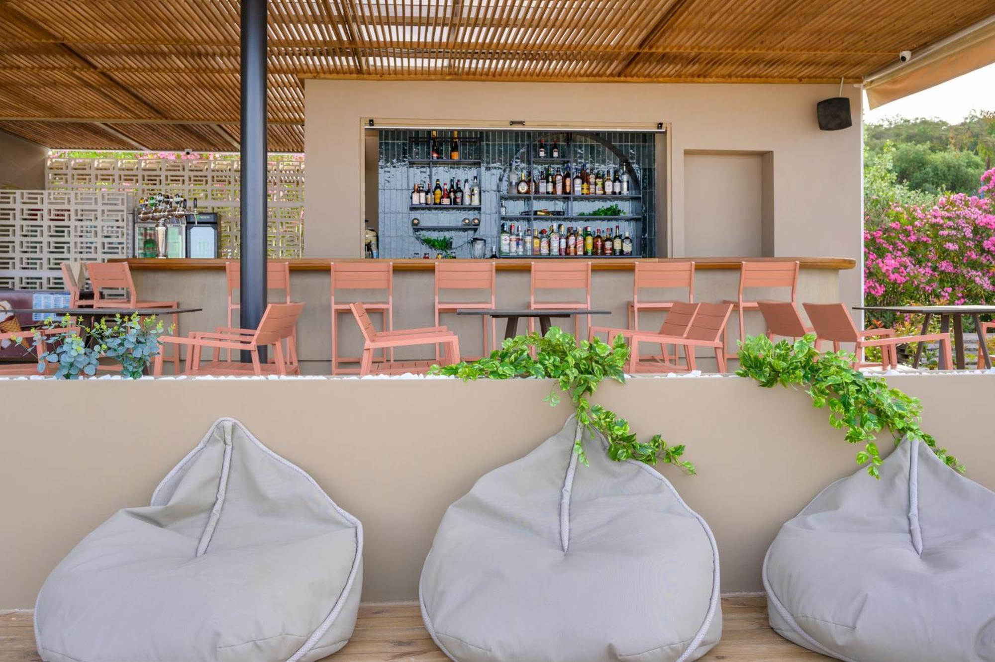 Akrathos Beach Hotel Ouranoupoli Exterior photo