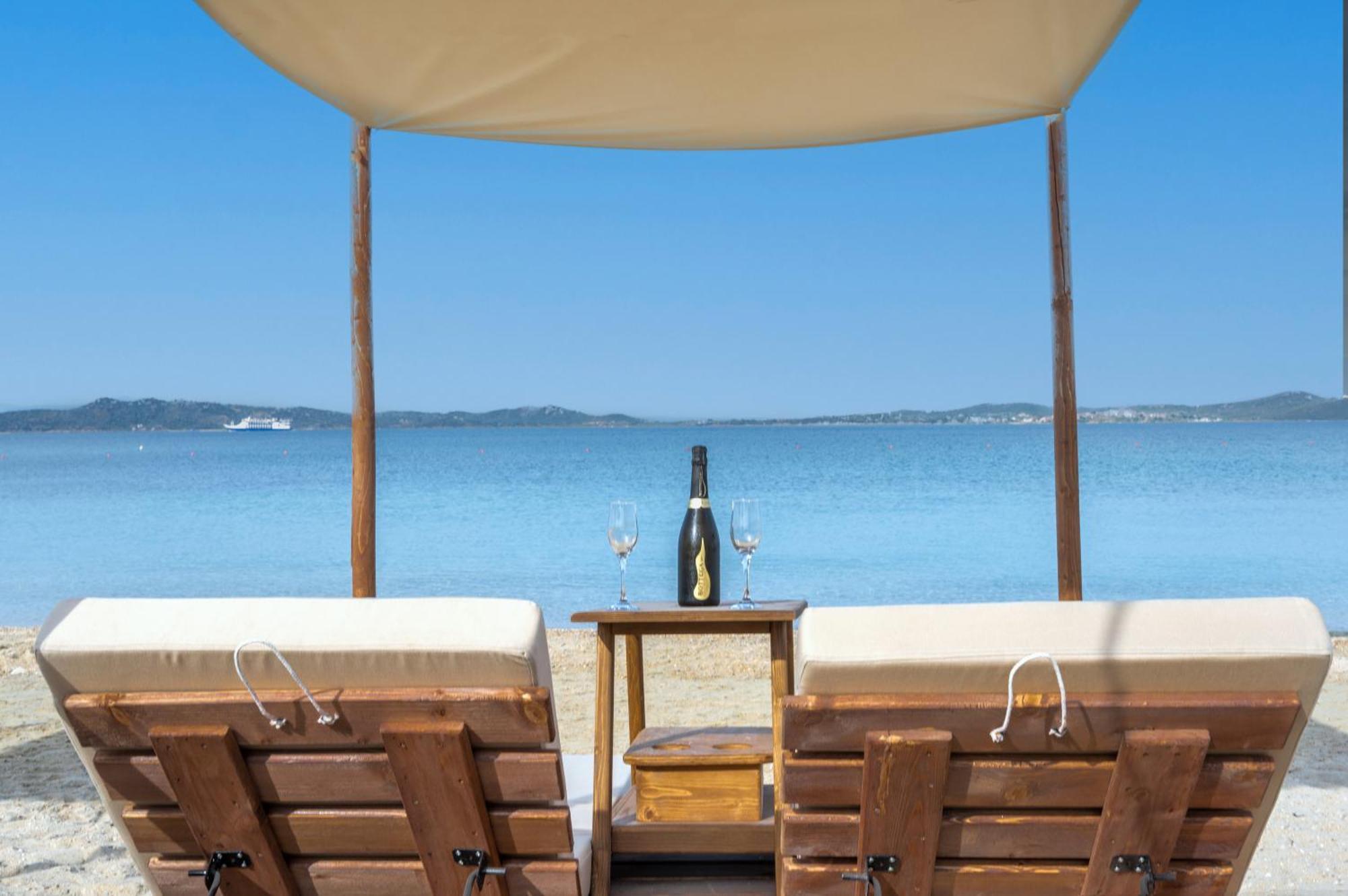Akrathos Beach Hotel Ouranoupoli Exterior photo