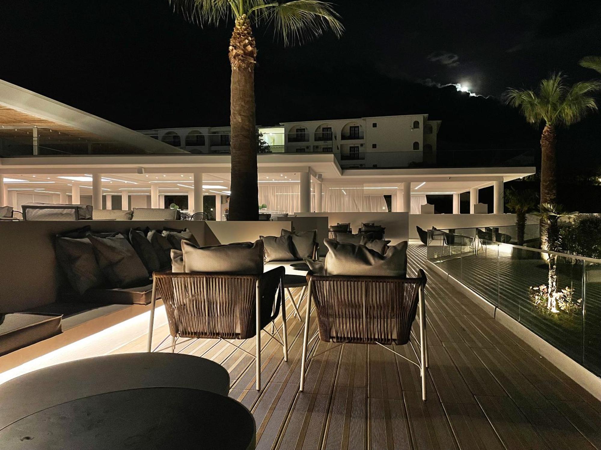 Akrathos Beach Hotel Ouranoupoli Exterior photo