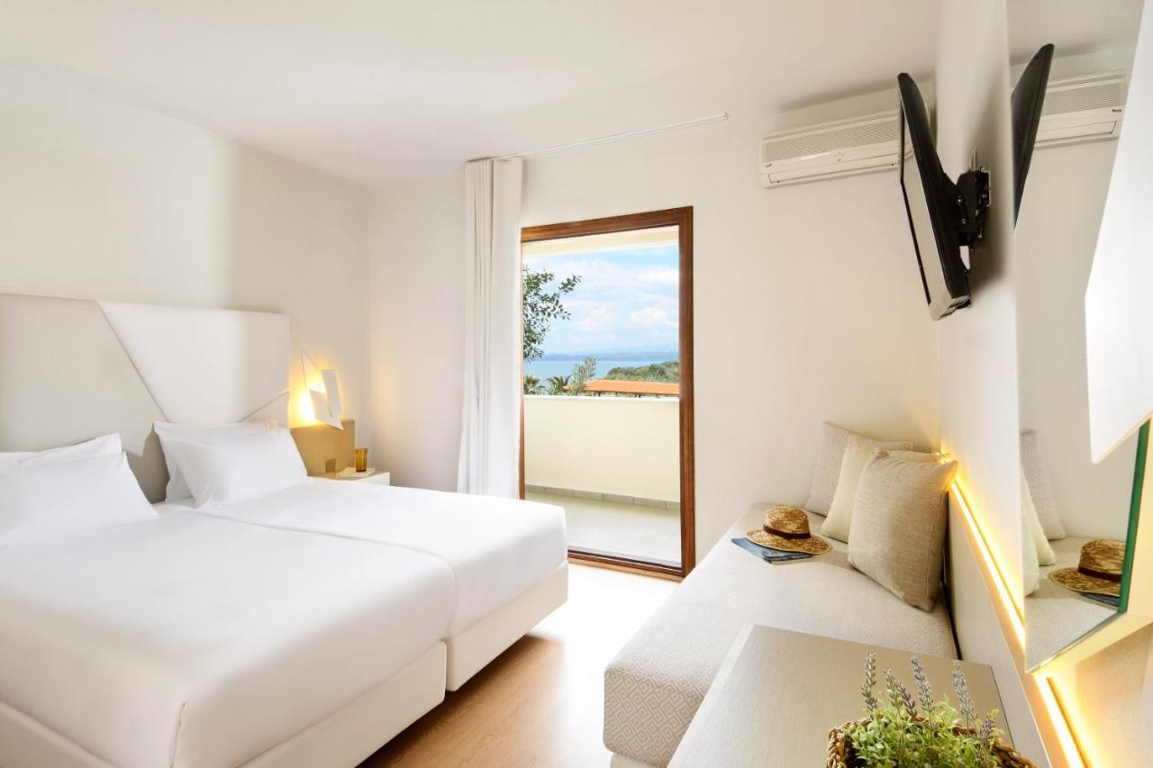 Akrathos Beach Hotel Ouranoupoli Exterior photo