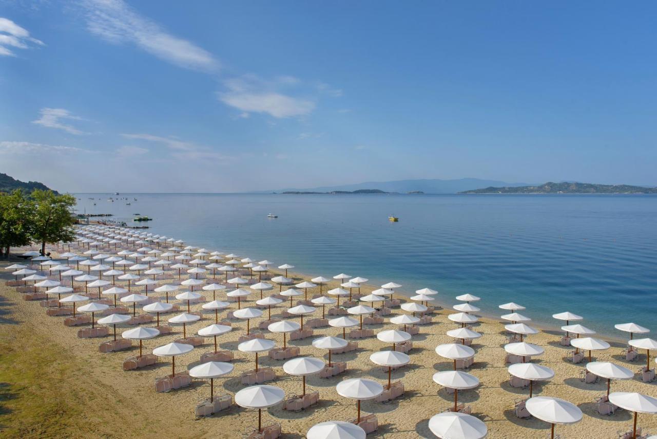 Akrathos Beach Hotel Ouranoupoli Exterior photo